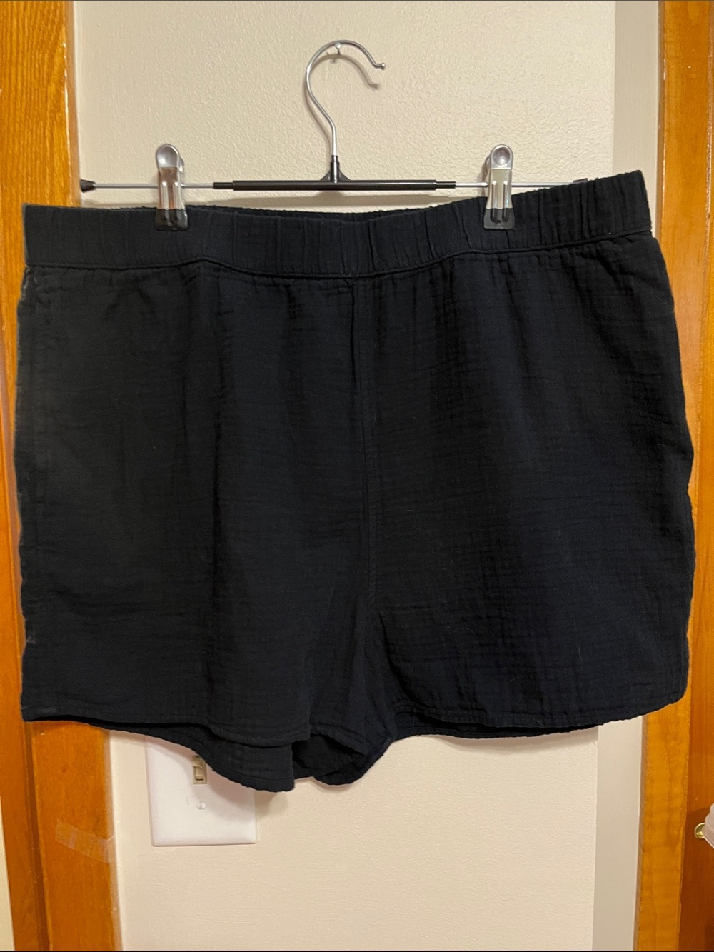 Universal Thread Black Casual Elastic-Waist Gauze Shorts